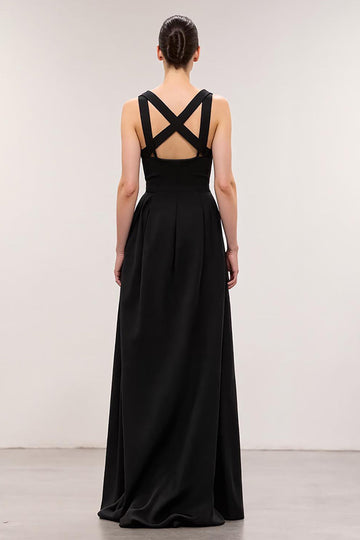 Robe de soirée longue à col carré noir